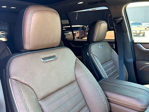 Used 2026 GMC Acadia Denali Ultimate FWD image 27