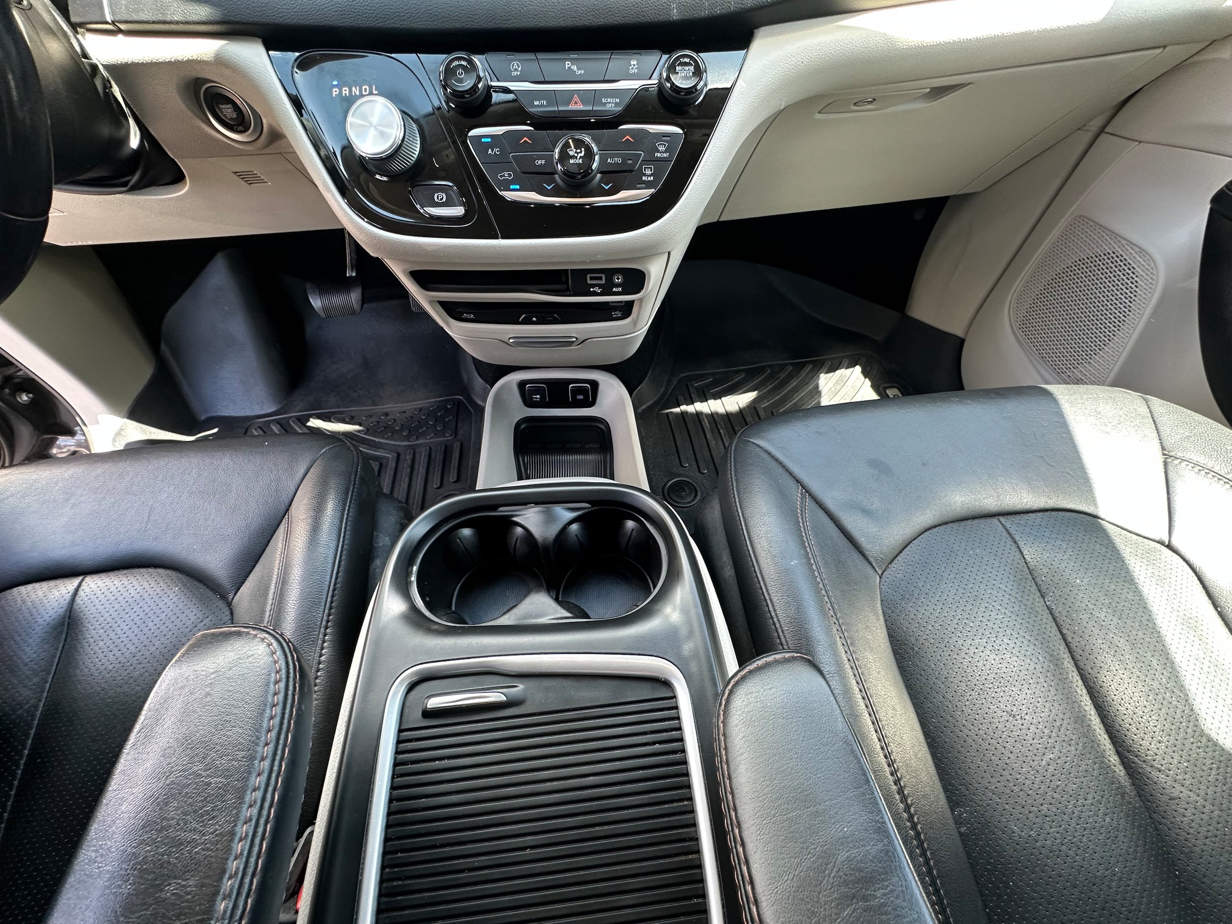 Used 2020 Chrysler Pacifica Touring-L Plus FWD image 25