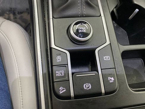 Used 2022 Kia Sorento EX w/ Panoramic Sunroof Package image 23