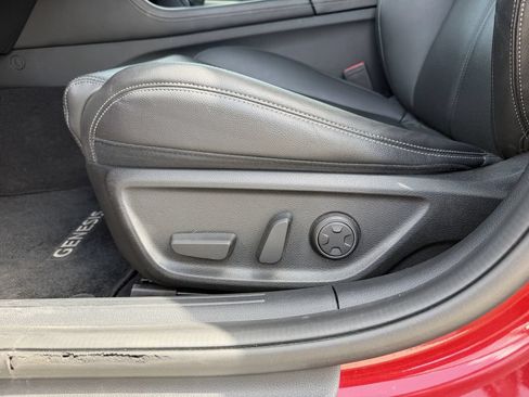 Used 2022 Genesis G70 2.0T RWD image 10