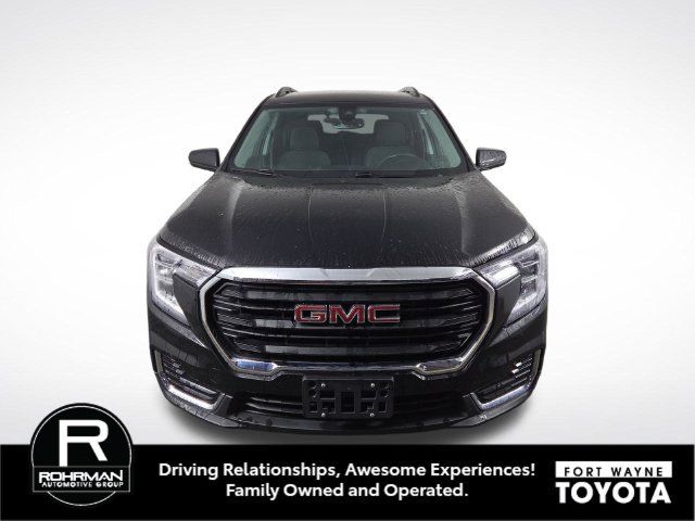 Used 2023 GMC Terrain SLE w/ Driver Convenience Package AWD/4WD image 3