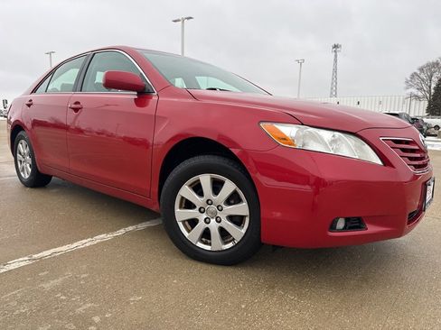 Used 2007 Toyota Camry XLE image 2
