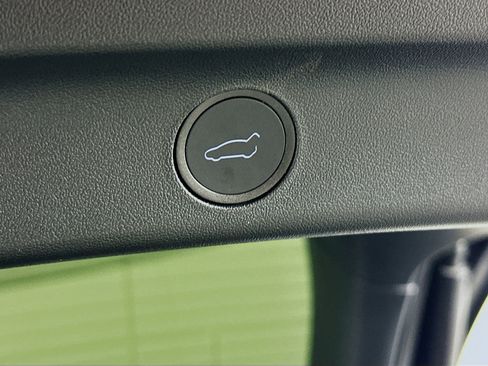 Used 2024 Tesla Model Y Long Range image 27