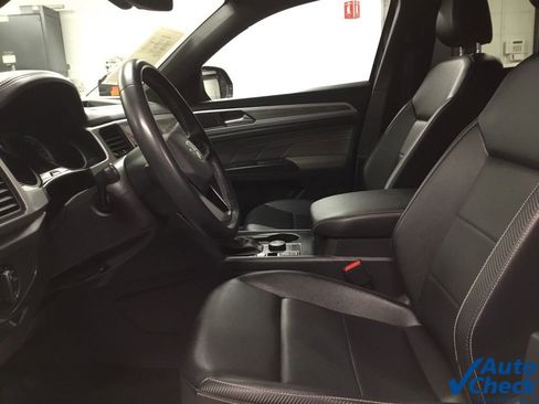Used 2021 Volkswagen Atlas Cross Sport SE image 26