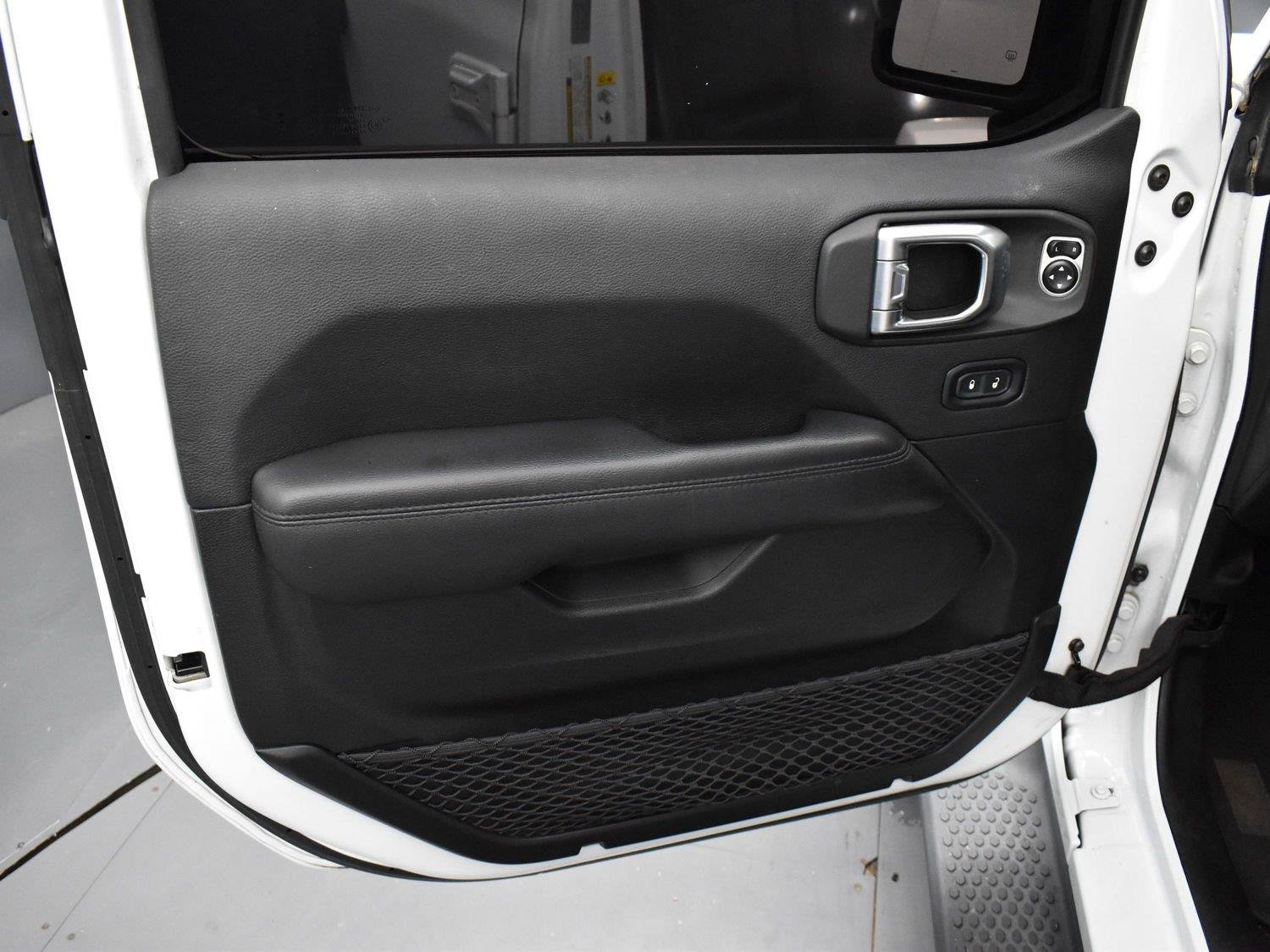 Used 2020 Jeep Wrangler Unlimited Sahara AWD/4WD image 9