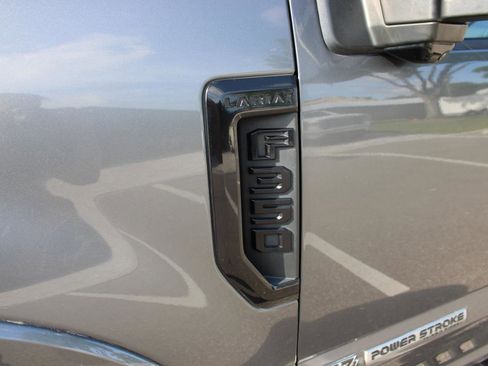 Used 2021 Ford F350 Lariat AWD/4WD image 12