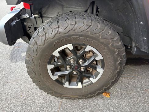 Used 2025 Jeep Wrangler Unlimited Rubicon AWD/4WD image 7