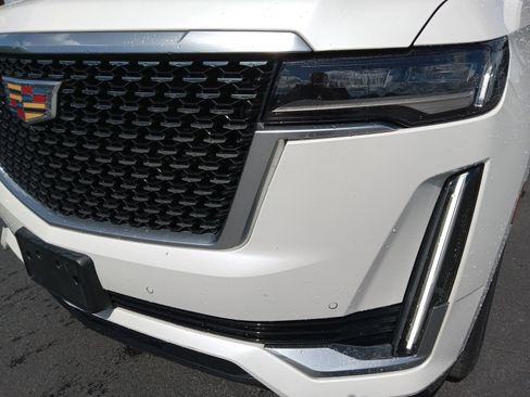 Used 2023 Cadillac Escalade ESV Premium Luxury AWD/4WD image 7