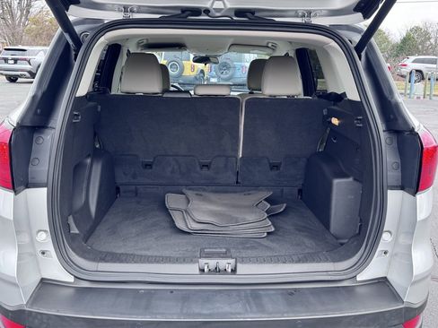 Used 2019 Ford Escape SEL image 38