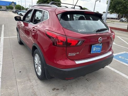 Used 2018 Nissan Rogue Sport SV w/ SV Technology Package AWD/4WD image 7