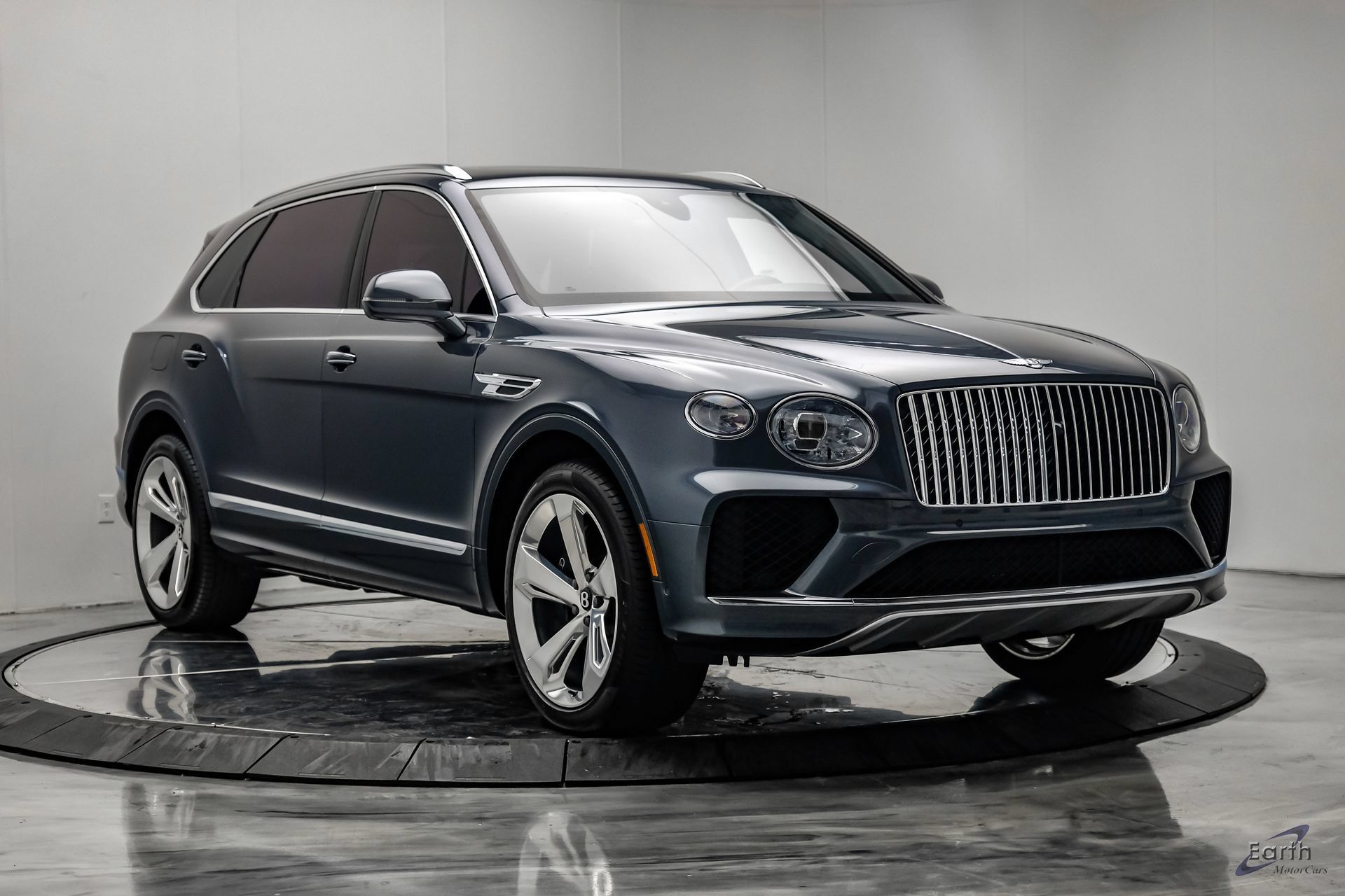 Used 2023 Bentley Bentayga Extended Wheelbase AWD/4WD image 22