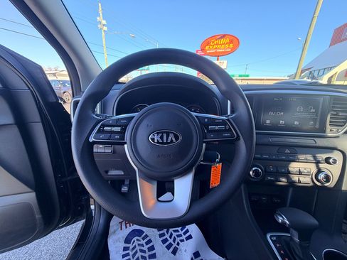 Used 2021 Kia Sportage LX image 18