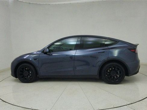 Used 2021 Tesla Model Y Long Range image 69
