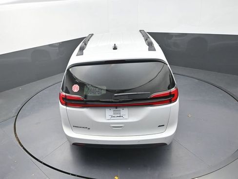 New 2026 Chrysler Pacifica Select w/ S Appearance Package image 16