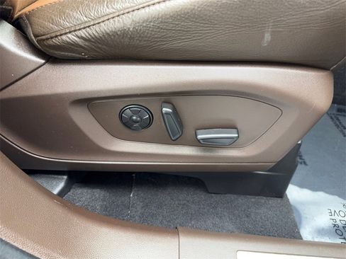 Used 2021 Ford Explorer King Ranch w/ Premium Technology Package image 50