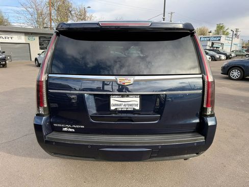 Used 2017 Cadillac Escalade Premium Luxury image 8