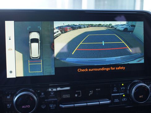 Used 2025 Toyota Highlander Limited image 16