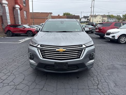 Used 2023 Chevrolet Traverse Premier image 2