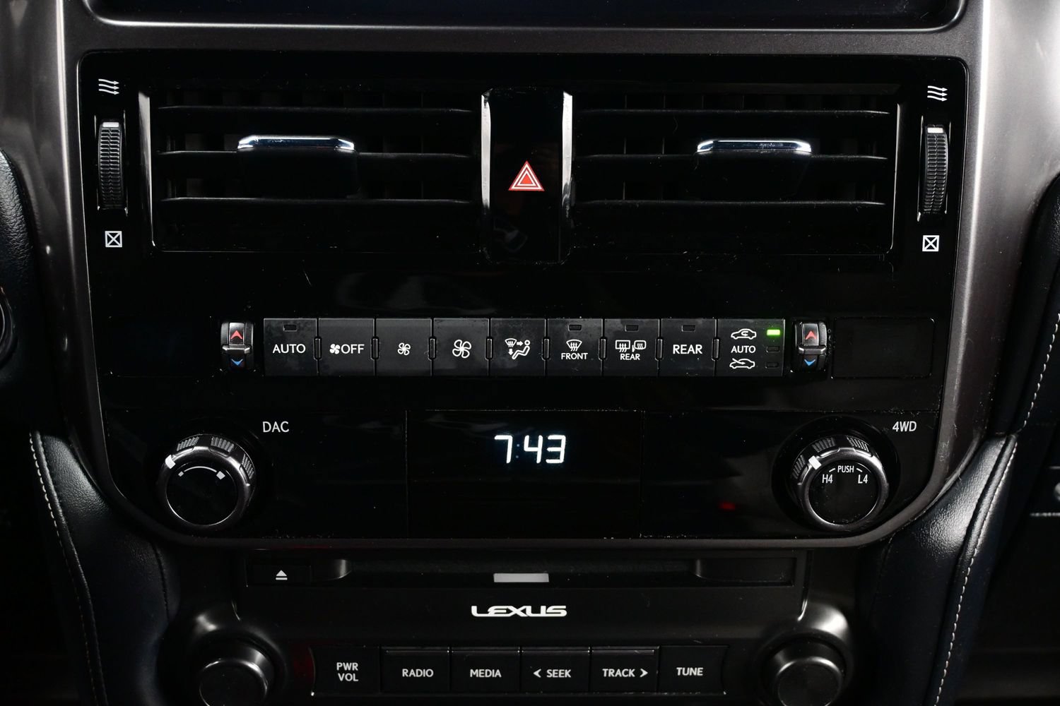 Used 2023 Lexus GX 460 w/ Black Line Special Edition AWD/4WD image 23