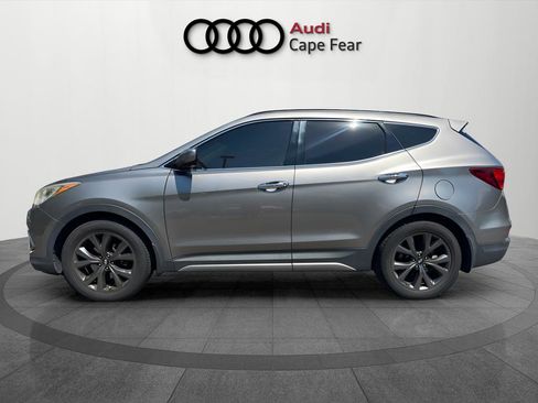 Used 2017 Hyundai Santa Fe Sport FWD image 2