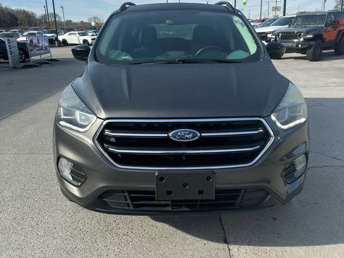 Used 2017 Ford Escape SE w/ Equipment Group 201A image 4