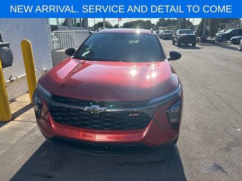 Certified 2024 Chevrolet Trax RS w/ Sunroof Package FWD image 3