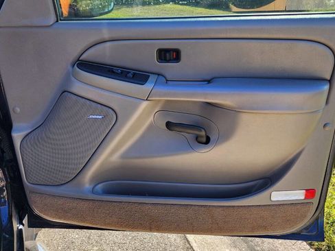 Used 2005 Chevrolet Avalanche LS w/ Preferred Equipment Group image 17