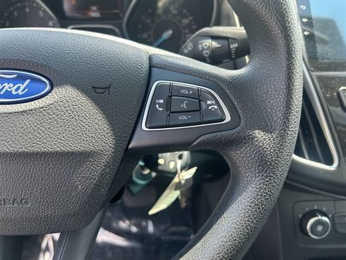 Used 2015 Ford Focus SE FWD image 31