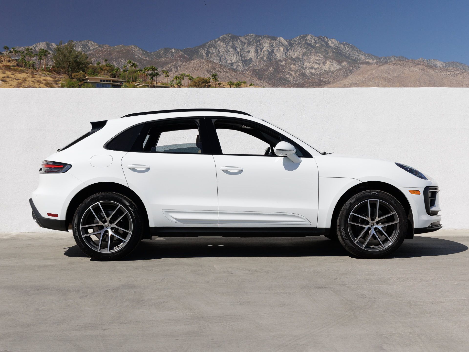 Used 2026 Porsche Macan AWD/4WD image 8