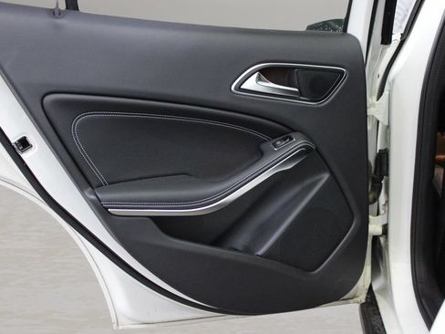 Used 2017 Mercedes-Benz GLA 250 image 24