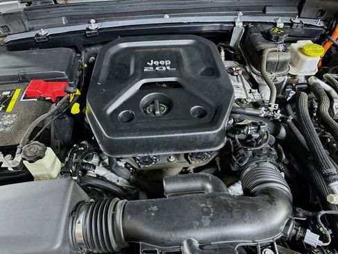 Used 2022 Jeep Wrangler Unlimited Sahara w/ Cold Weather Group image 31