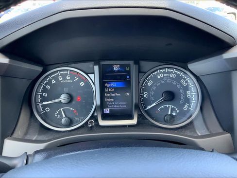 Used 2023 Toyota Tacoma TRD Off-Road w/ TRD Premium Off Road Package image 25