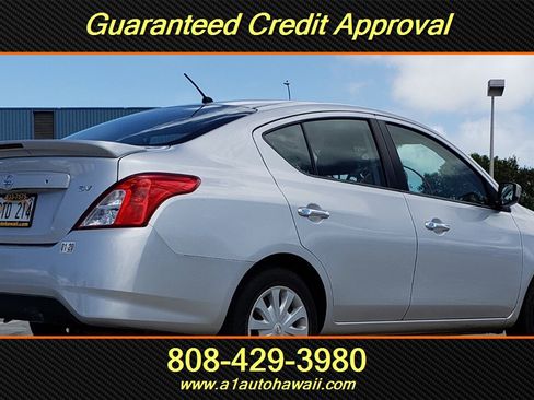 Used 2018 Nissan Versa SV image 4