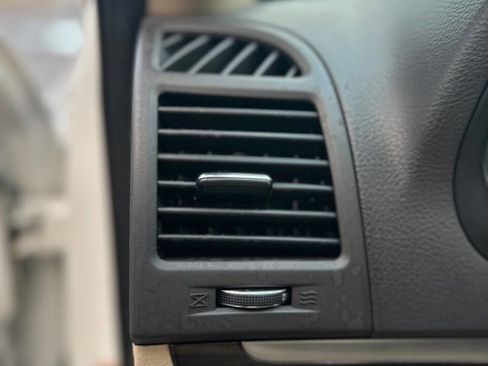 Used 2012 Hyundai Santa Fe Limited w/ Navigation Pkg 4 image 14