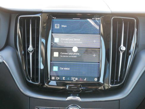 Certified 2025 Volvo XC60 B5 Core w/ Climate Package image 8