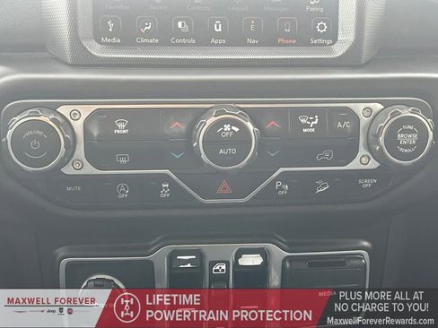 Used 2021 Jeep Wrangler Unlimited Sahara image 4