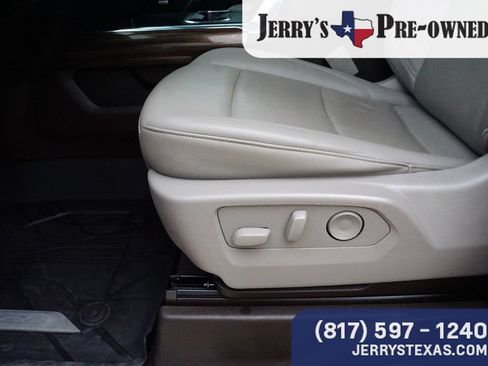 Used 2024 Chevrolet Silverado 3500 LTZ w/ LTZ Convenience Package AWD/4WD image 18