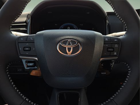 New 2026 Toyota Camry SE w/ Convenience Package FWD image 25