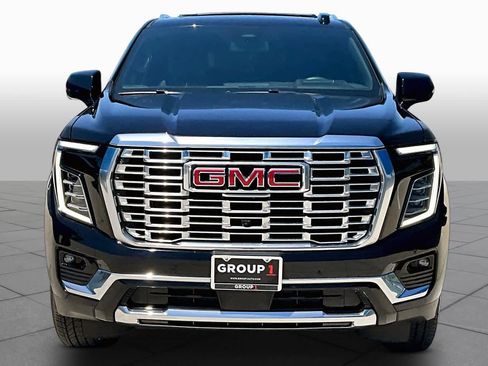 Used 2025 GMC Yukon XL Denali w/ Sun & Power Step Package AWD/4WD image 4