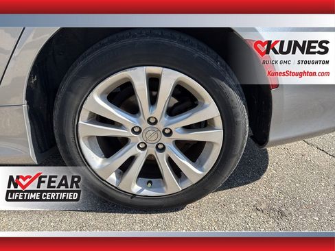 Used 2016 Chrysler 200 LX image 18