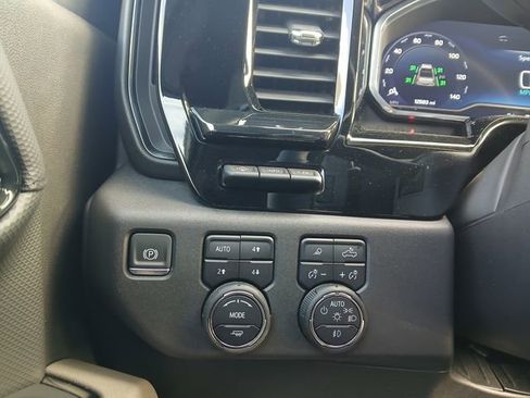 Used 2025 Chevrolet Silverado 1500 ZR2 w/ Technology Package image 28
