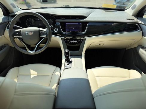 Used 2024 Cadillac XT6 Premium Luxury AWD/4WD image 12