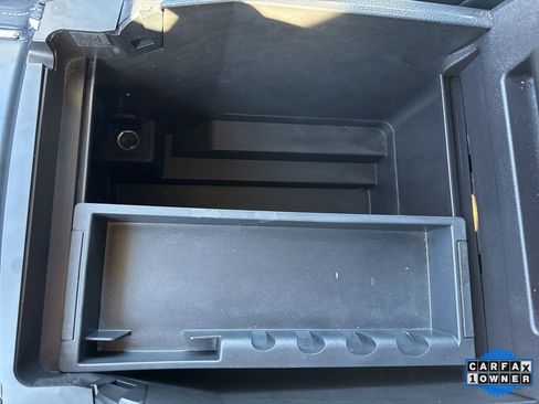 Used 2024 Ford Expedition XLT image 27