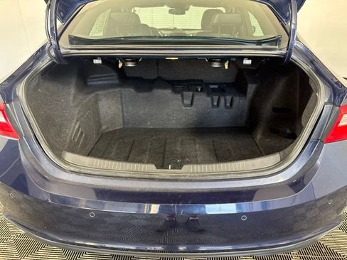 Used 2018 Chevrolet Malibu Hybrid w/ Leather Package FWD image 20