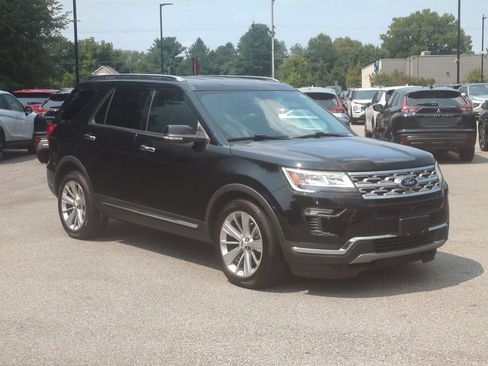 Used 2019 Ford Explorer Limited w/ Class III Trailer Tow Package FWD image 3
