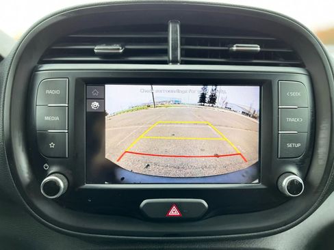 Used 2022 Kia Soul LX image 18