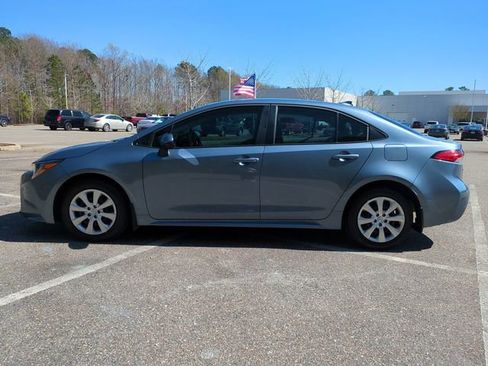 Used 2026 Toyota Corolla LE image 7