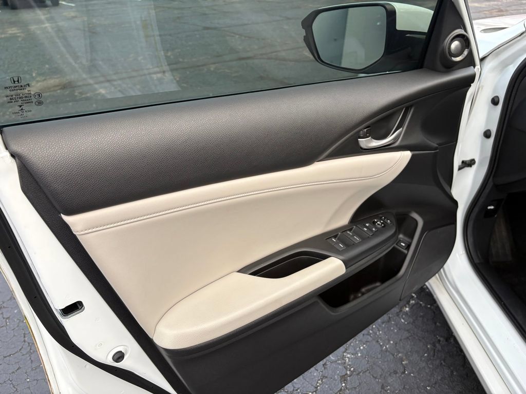 Used 2020 Honda Insight Touring image 13
