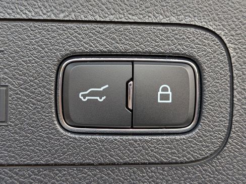 Certified 2025 Lincoln Aviator Reserve image 16