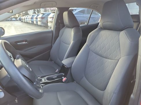 Used 2021 Toyota Corolla LE image 13